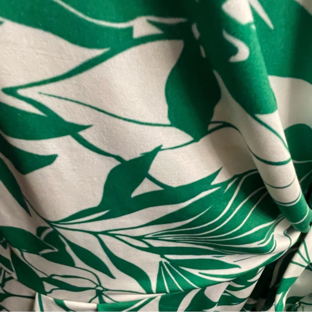 Emma & Michele Green and White Leaf Pattern Dress - Picture 8 of 8